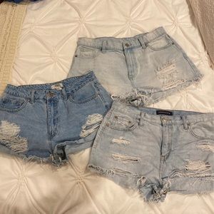 Rippled shorts size 10 set of 3
A pair from Aeropostale, forever 21 and nobo